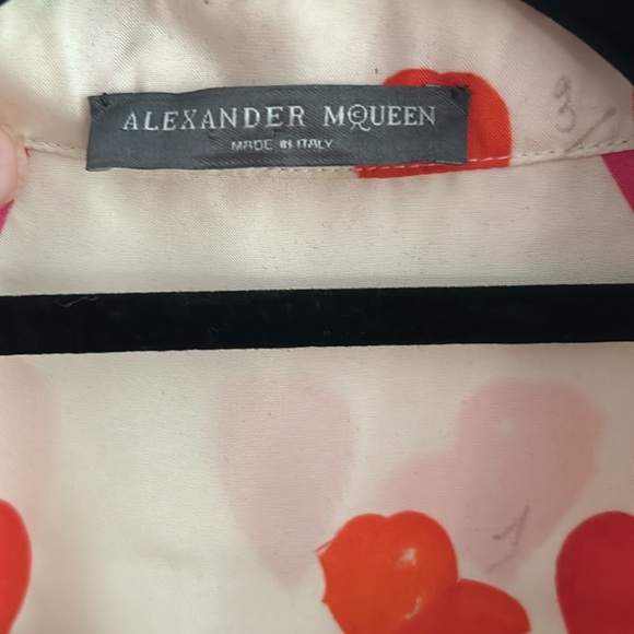 ALEXANDER MCQUEEN Printed heart pattern silk pajamas-style shirt - Picture 2 of 6